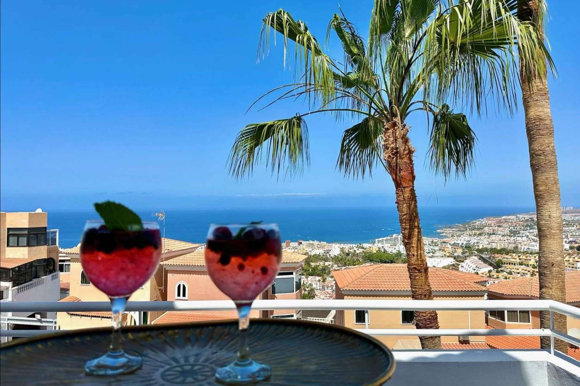 Canarias.com mejora la experiencia turística en Tenerife con alquiler de coches y villas de lujo