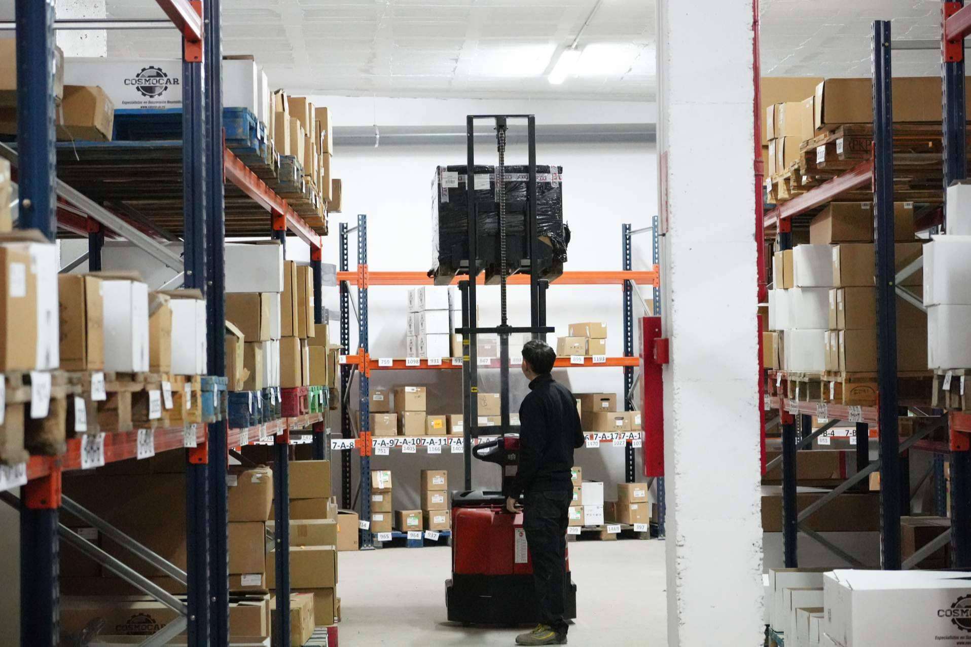 Más de medio millón de referencias en stock refuerzan el servicio post-venta de Cosmocar