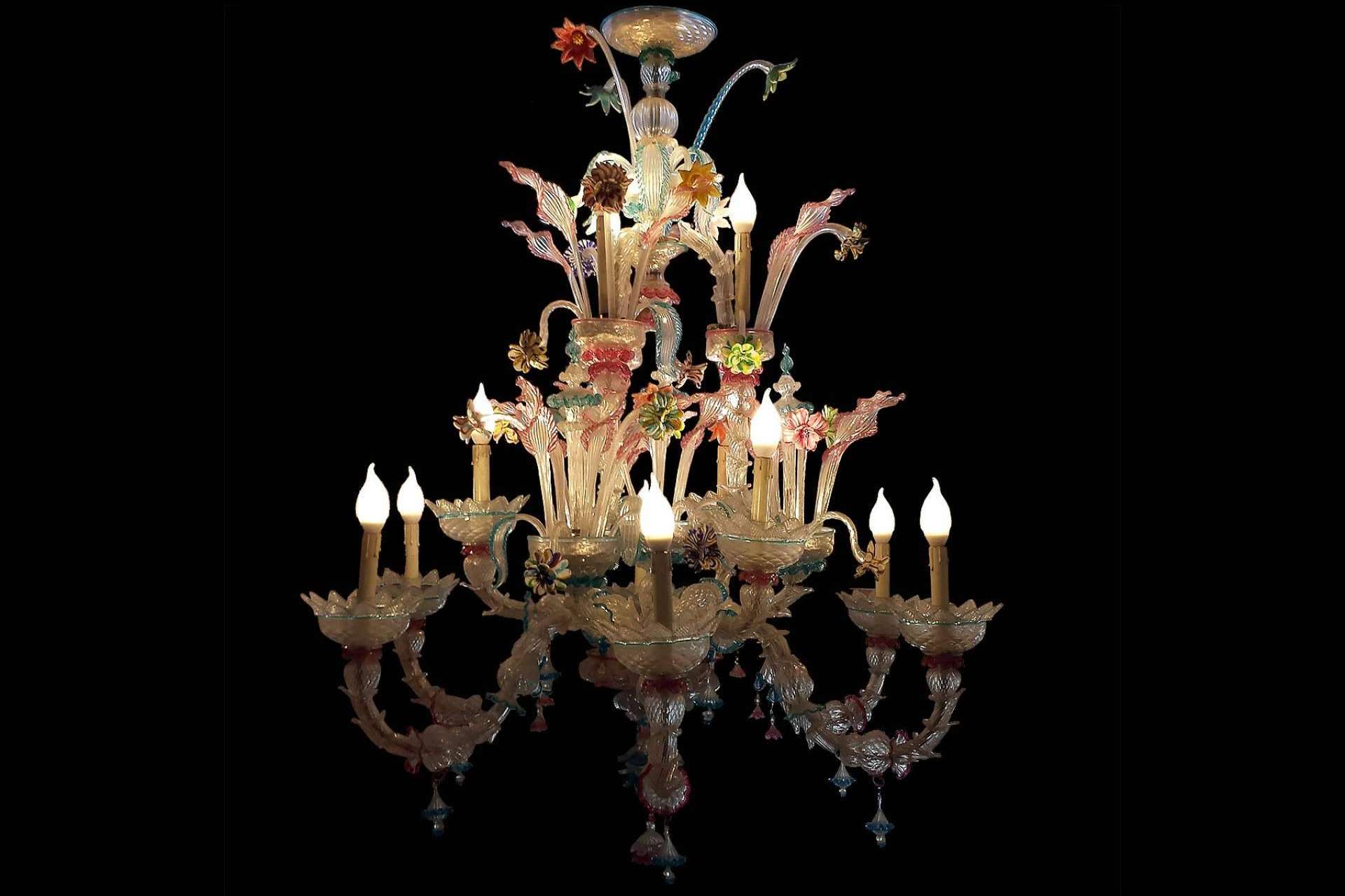 La tradición del Murano brilla en cada lámpara artesanal firmada por Venice Arte
