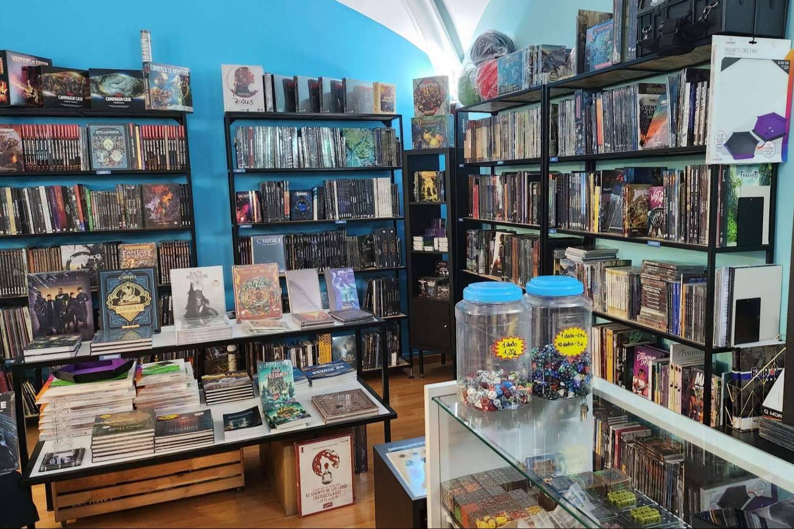 Más de 20.000 referencias en stock consolidan a Mathom en el sector del juego de mesa y rol