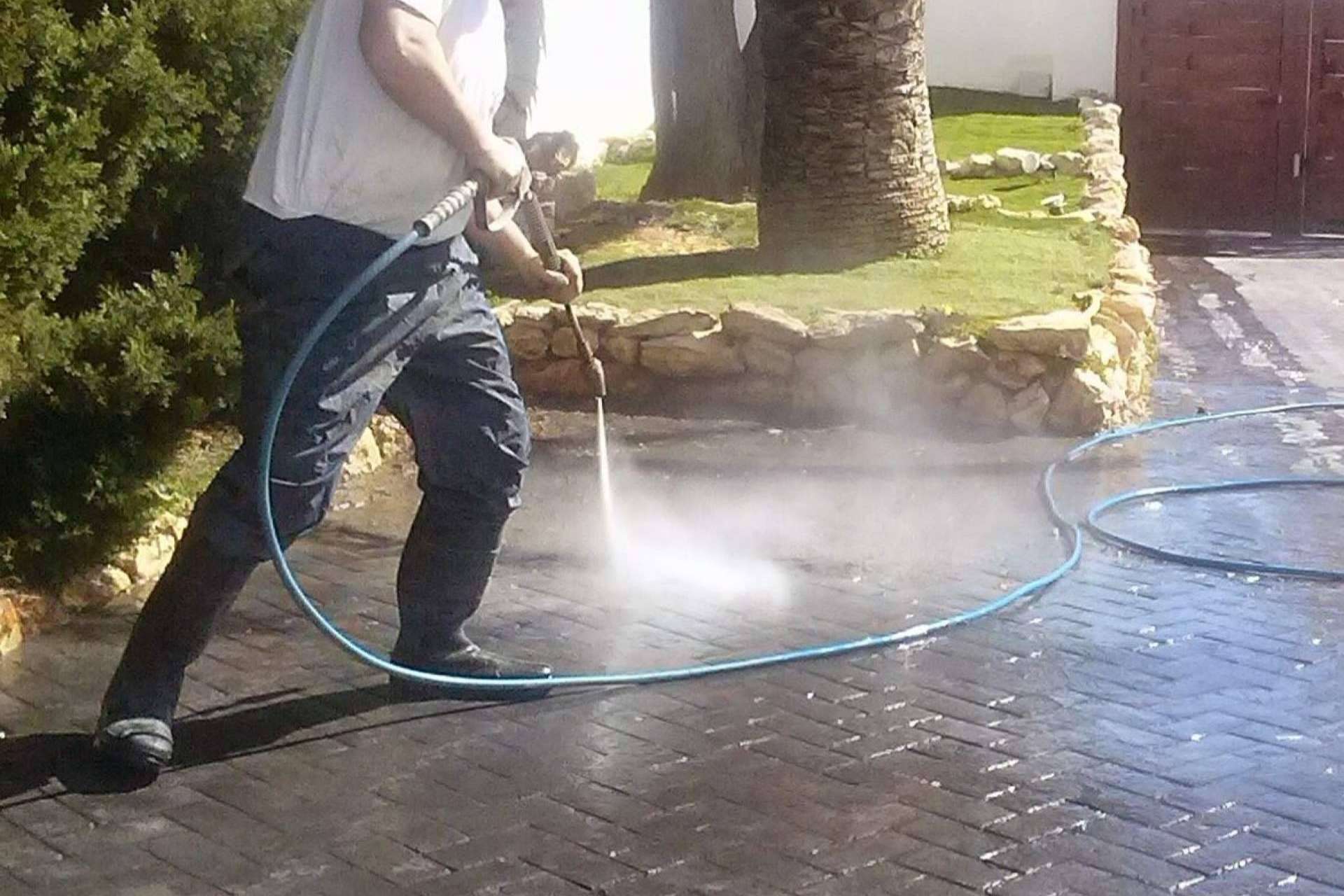 Hormigón impreso en Valencia, Serviarnau ofrece servicios especializados de restauración estética y funcional