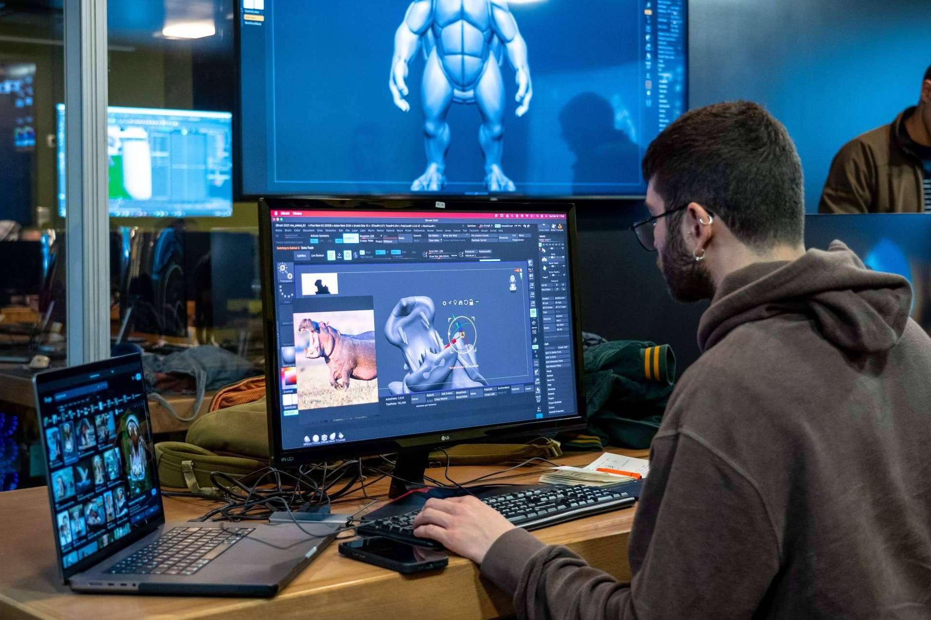 Varios estudiantes de Universal Arts School colaboran en el proyecto Army Moves Overdrive