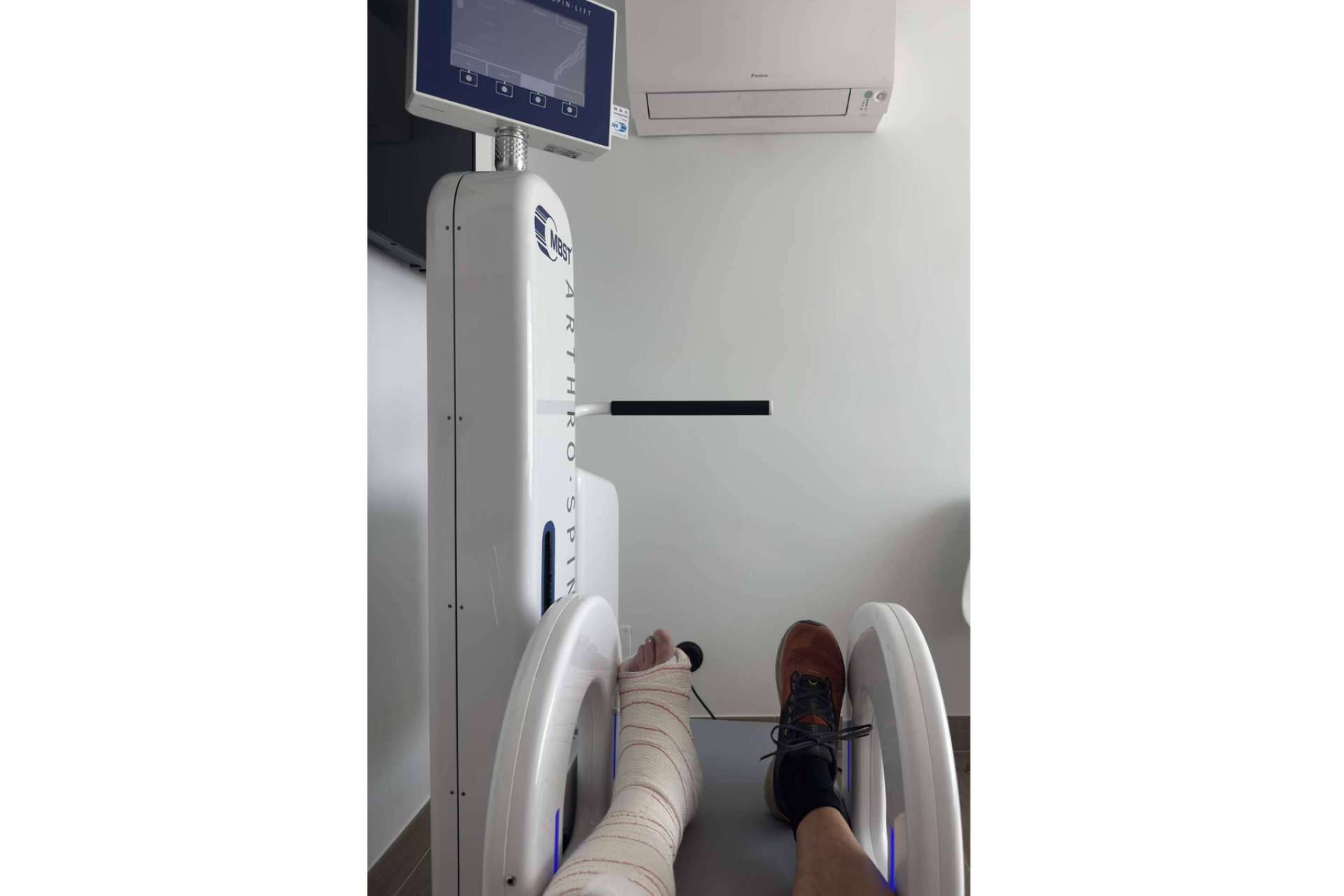 Tratamientos sin dolor y tecnología de vanguardia, la propuesta de Fisiohand en Griñón