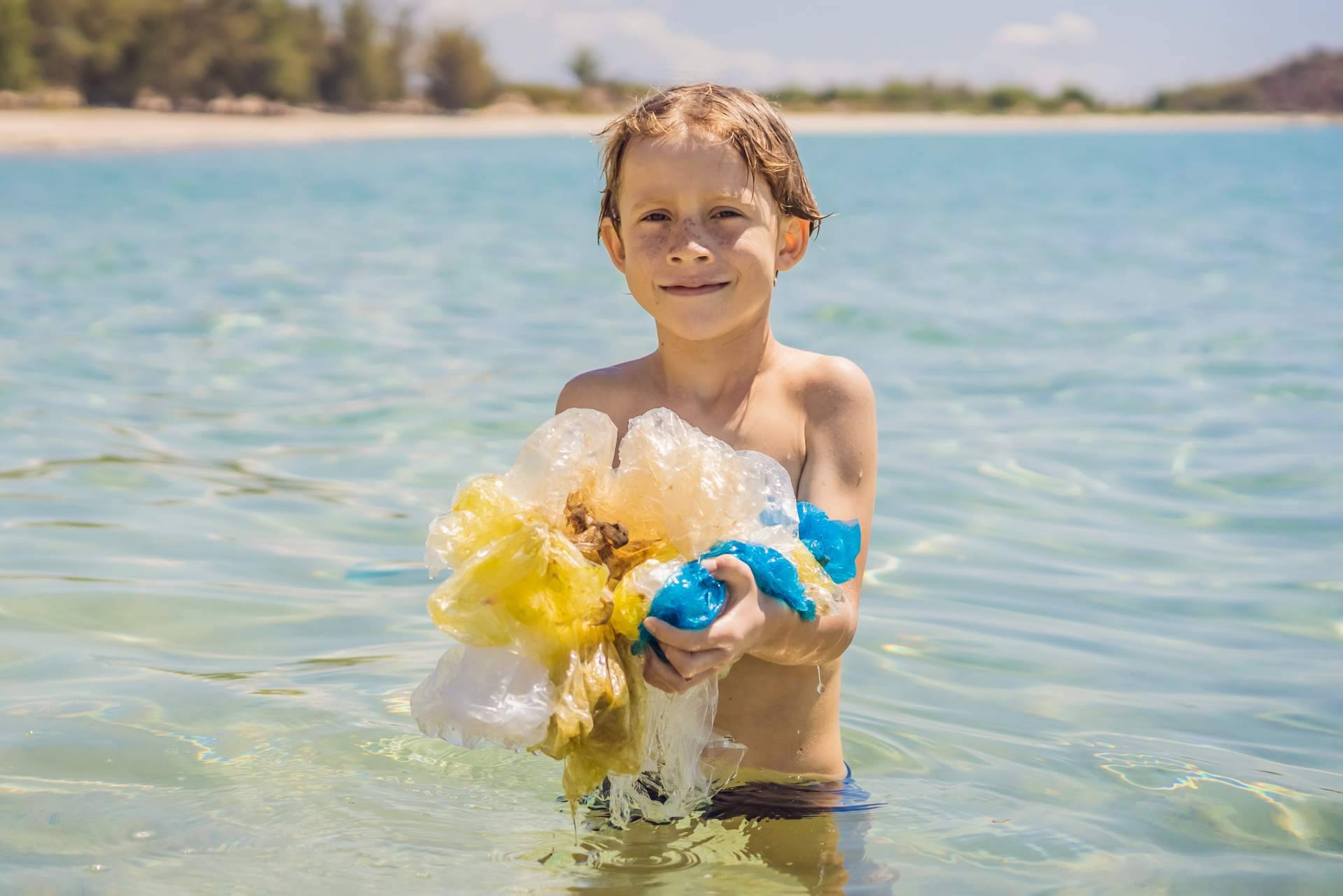 Verano y cirugía infantil, cómo cuidar las heridas y evitar riesgos tras la operación