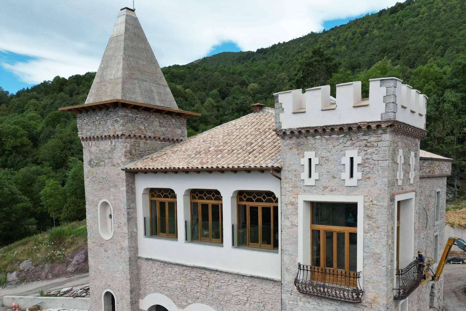 Mas Pomer, la transformación de un edificio abandonado a turismo de lujo boutique