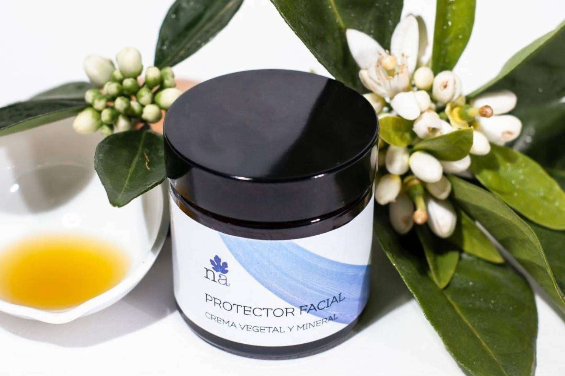 Naturalicia y el skinimalism; opiniones sobre sus cosméticos multifunción con efecto emocional