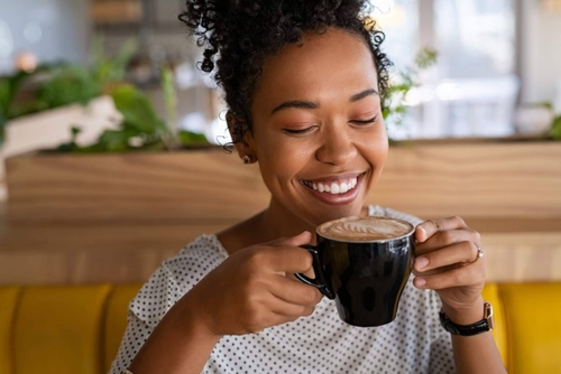 Café de especialidad para oficinas; sabor barista y servicio integral sin fricciones