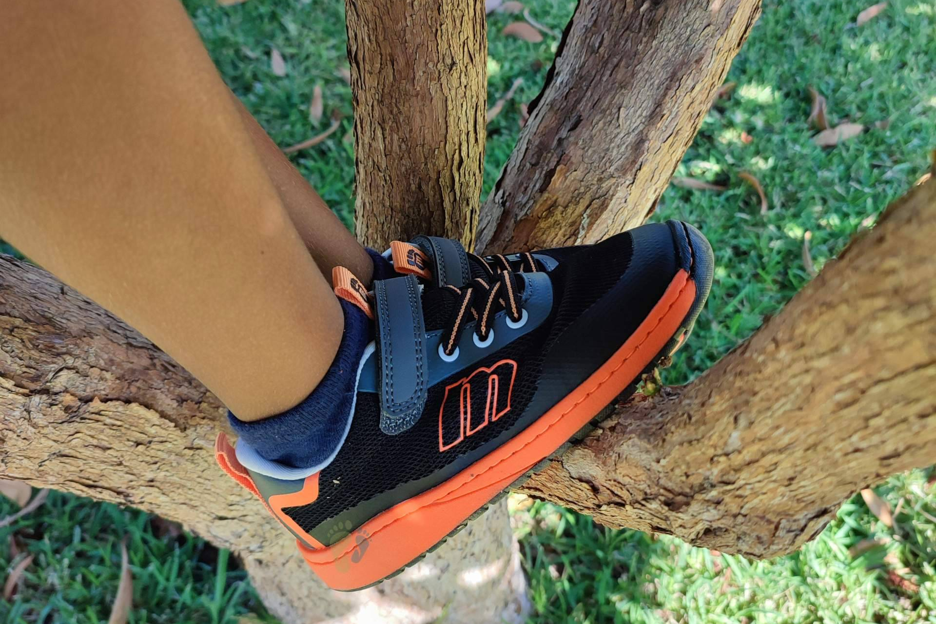 Más de 1.000 horas al año en zapatos, el barefoot, alternativa saludable para el entorno escolar
