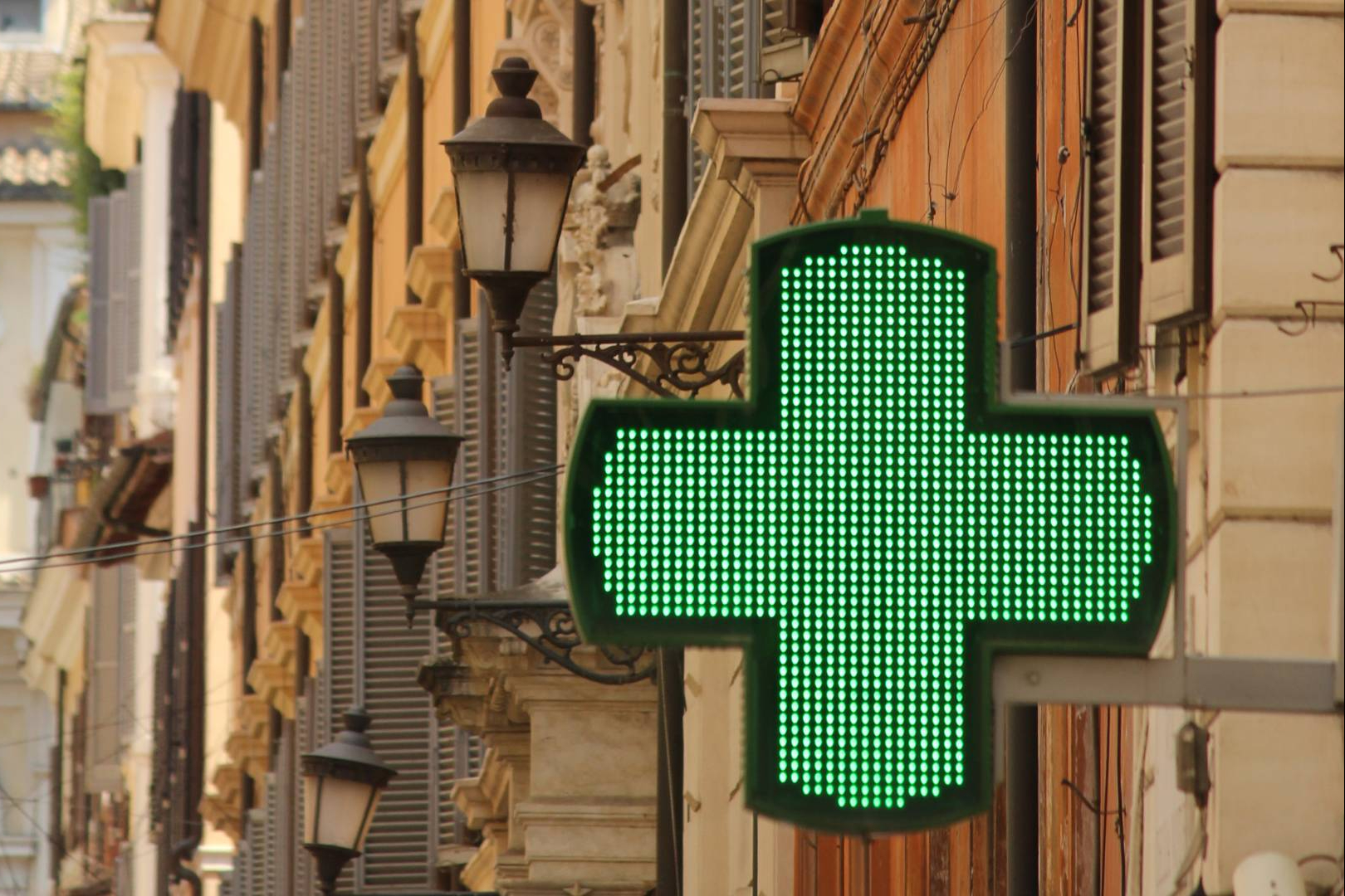 Urbagesa Farmacias consolida su servicio de asesoramiento en compraventa de farmacias en España