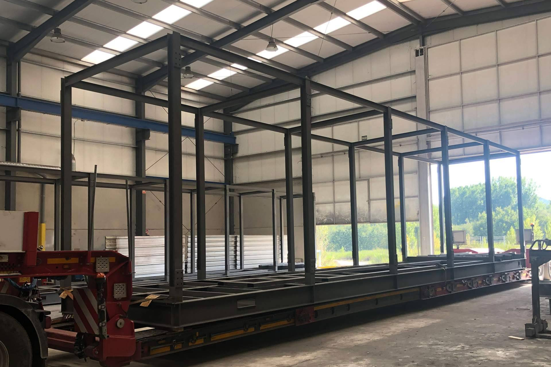 Construcciones modulares a medida para viviendas, oficinas y colegios con montaje in situ
