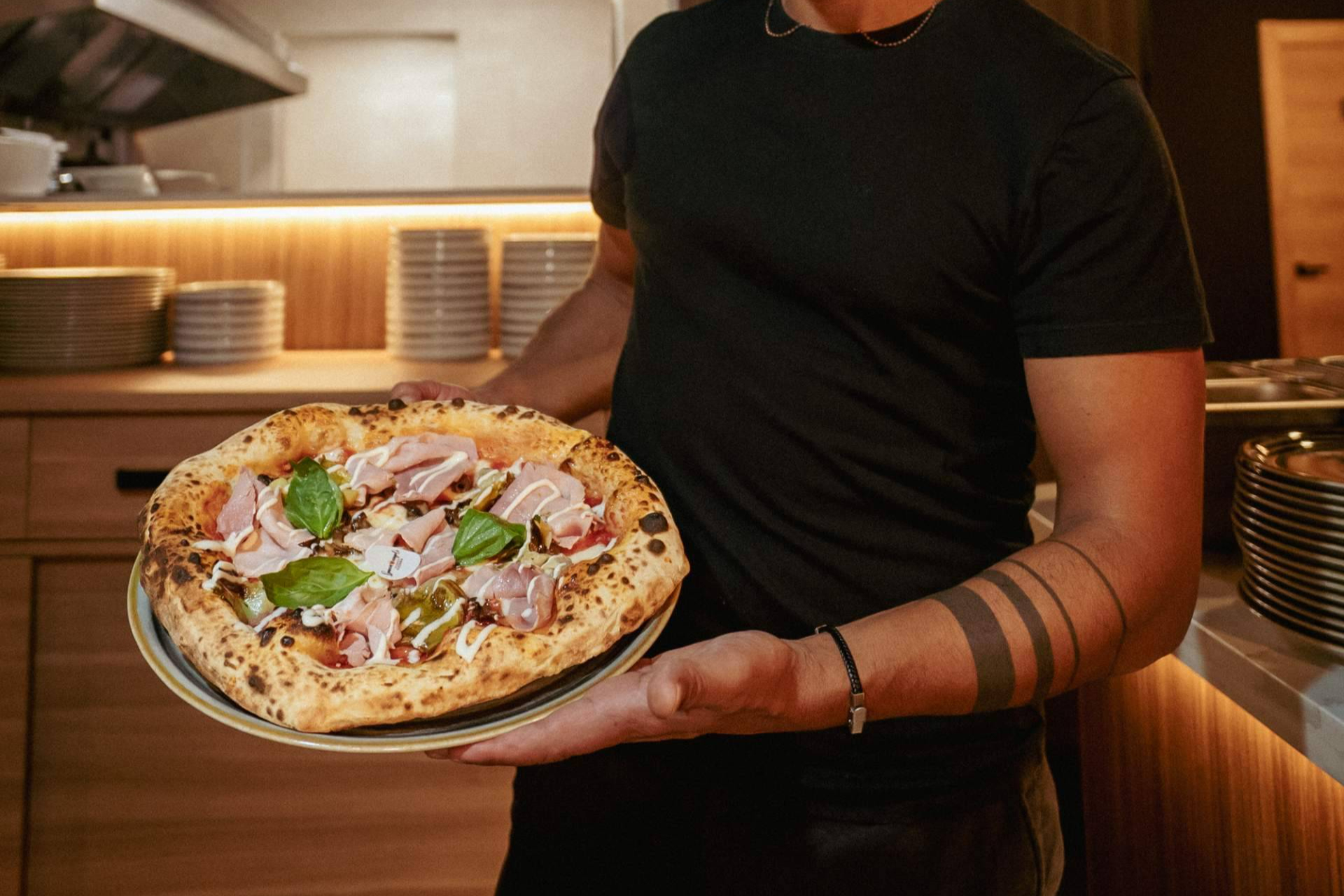 Spaccanapoli Da Daniele abre pizzería en Barcelona con ambiente exclusivo y auténtica experiencia napolitana