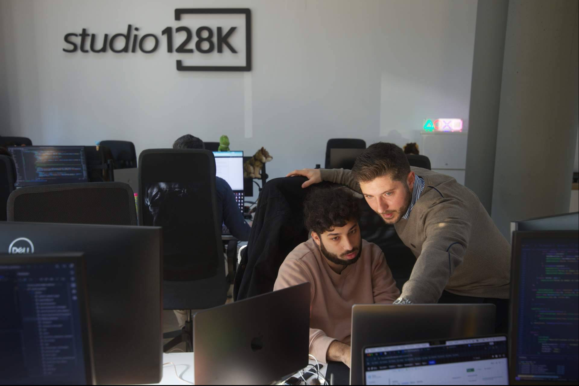 Nuevas soluciones en desarrollo de software a medida fortalecen la competitividad empresarial
