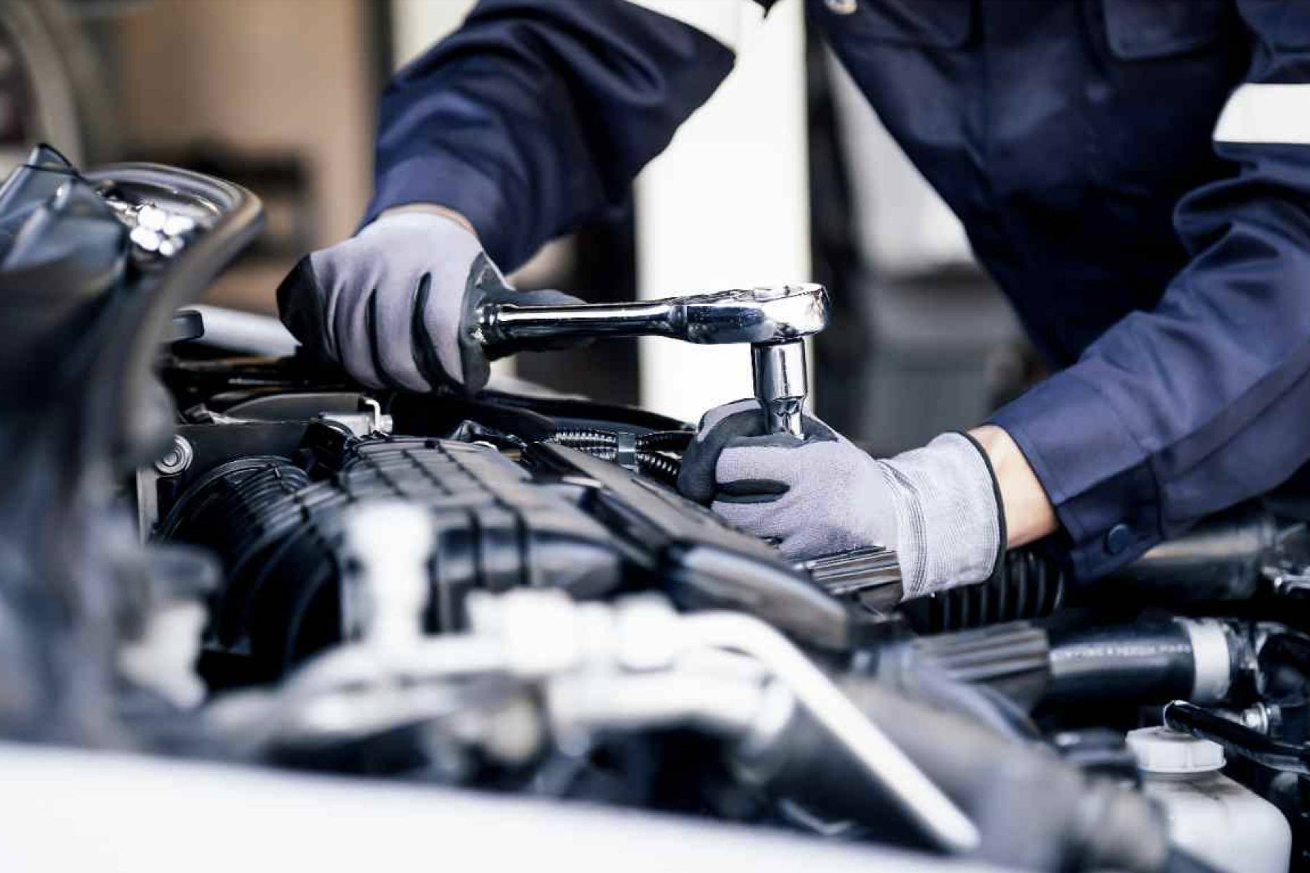 Una buena revisión es clave para ajustar el presupuesto de reparación del coche
