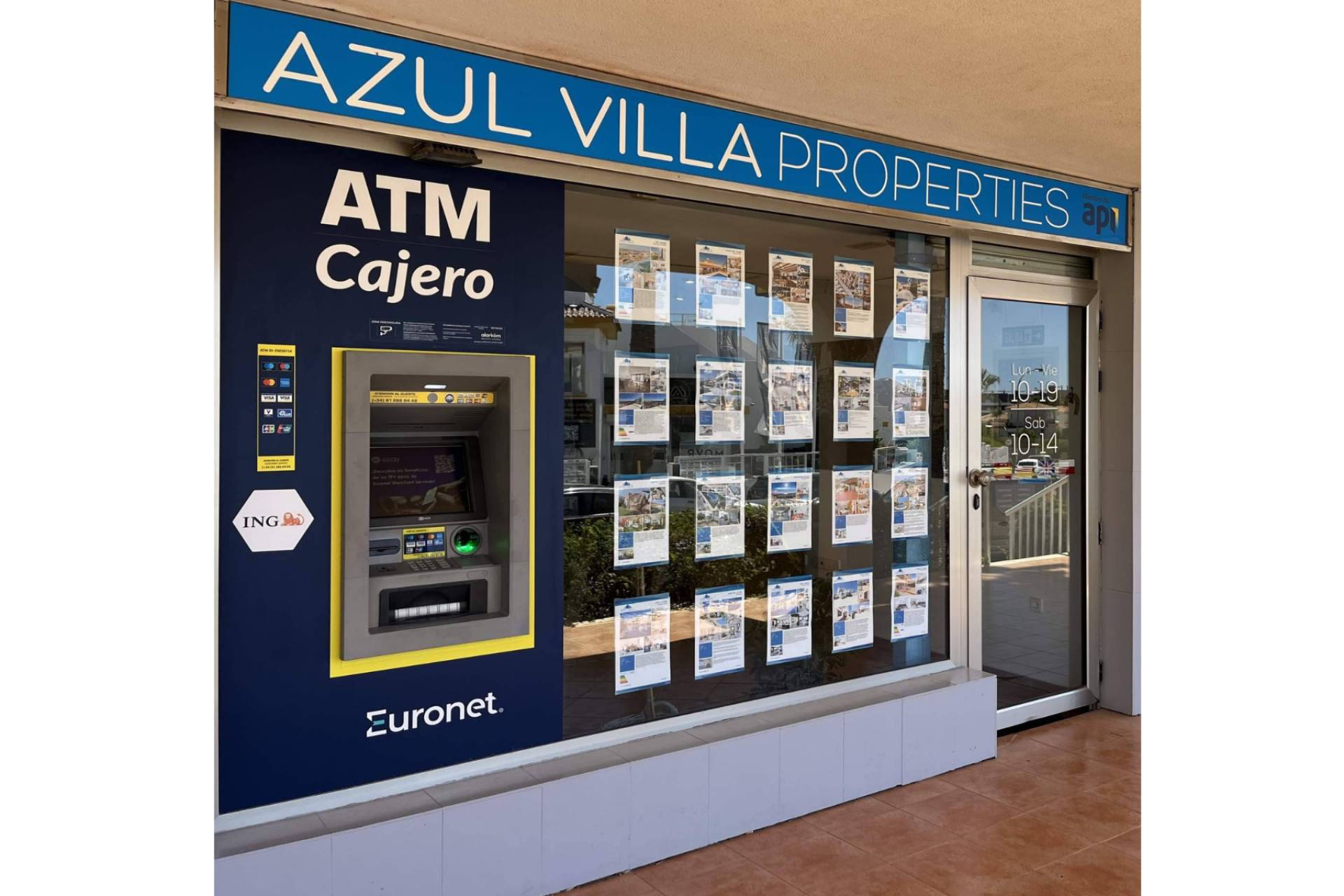 Azul Villa acompaña a compradores internacionales con 25 años de experiencia y apoyo integral en España