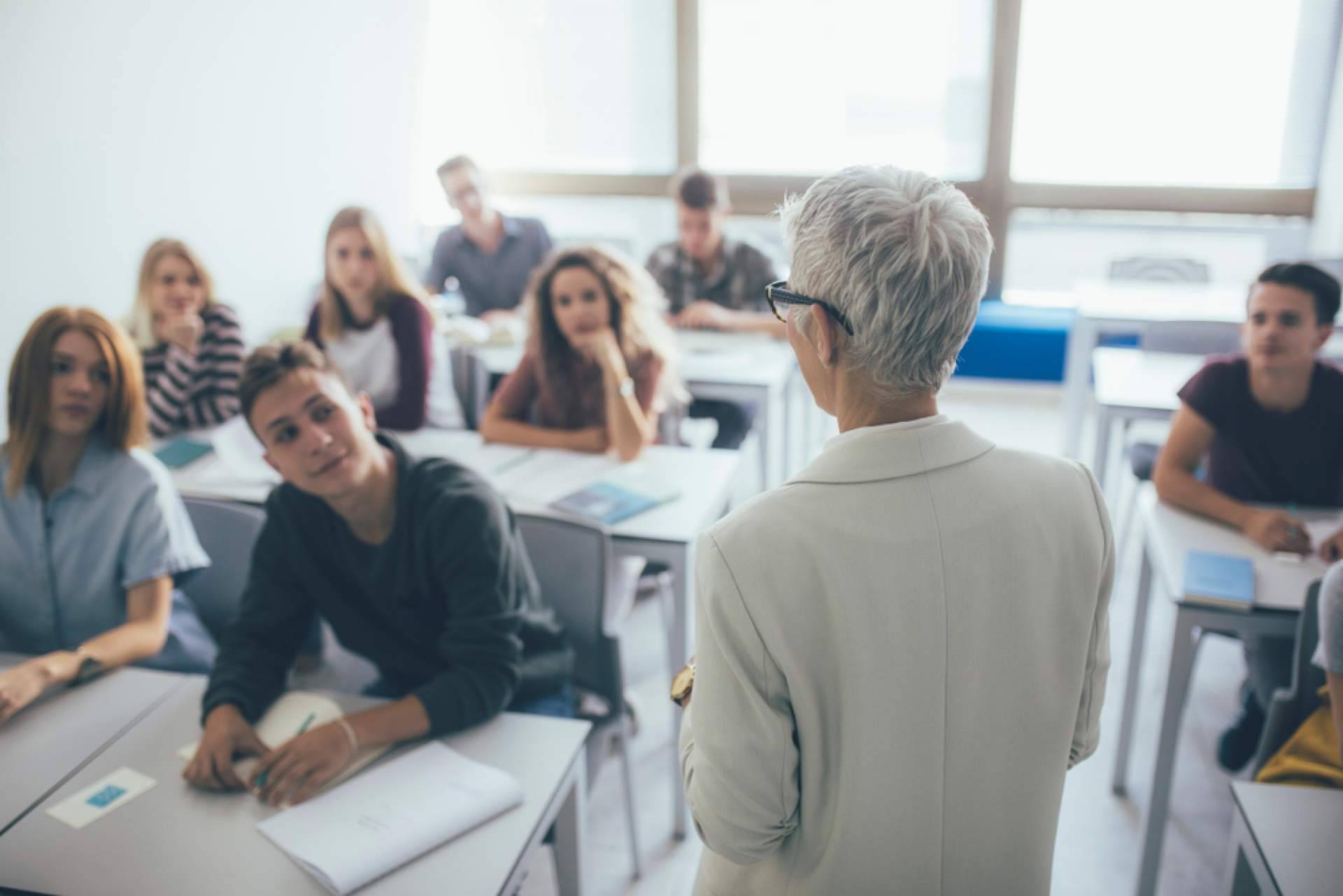 Los programas de UNISEB integran formación presencial para potenciar habilidades profesionales clave