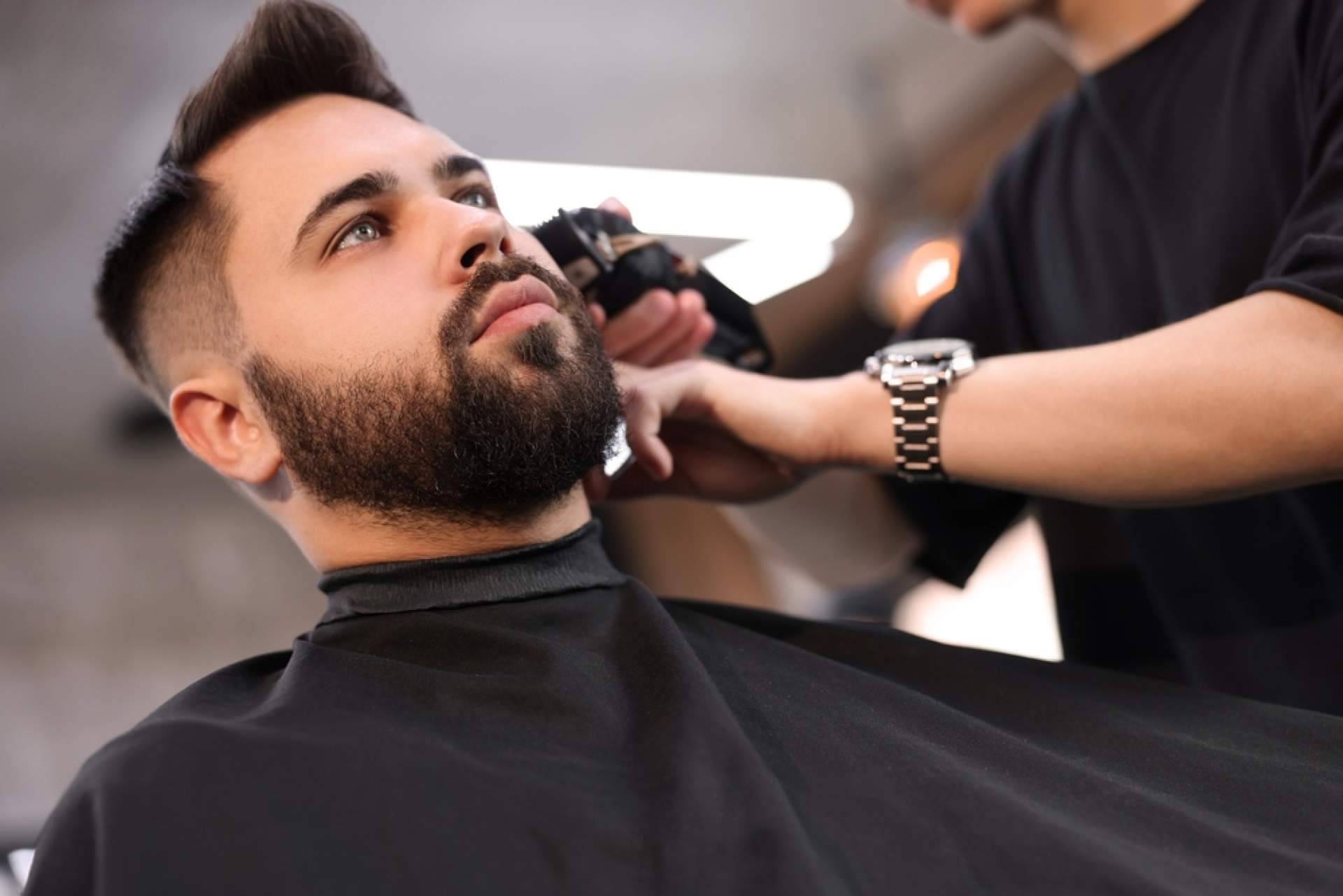 Prepararse para las fiestas con estilo otoñal en HIS Barbería