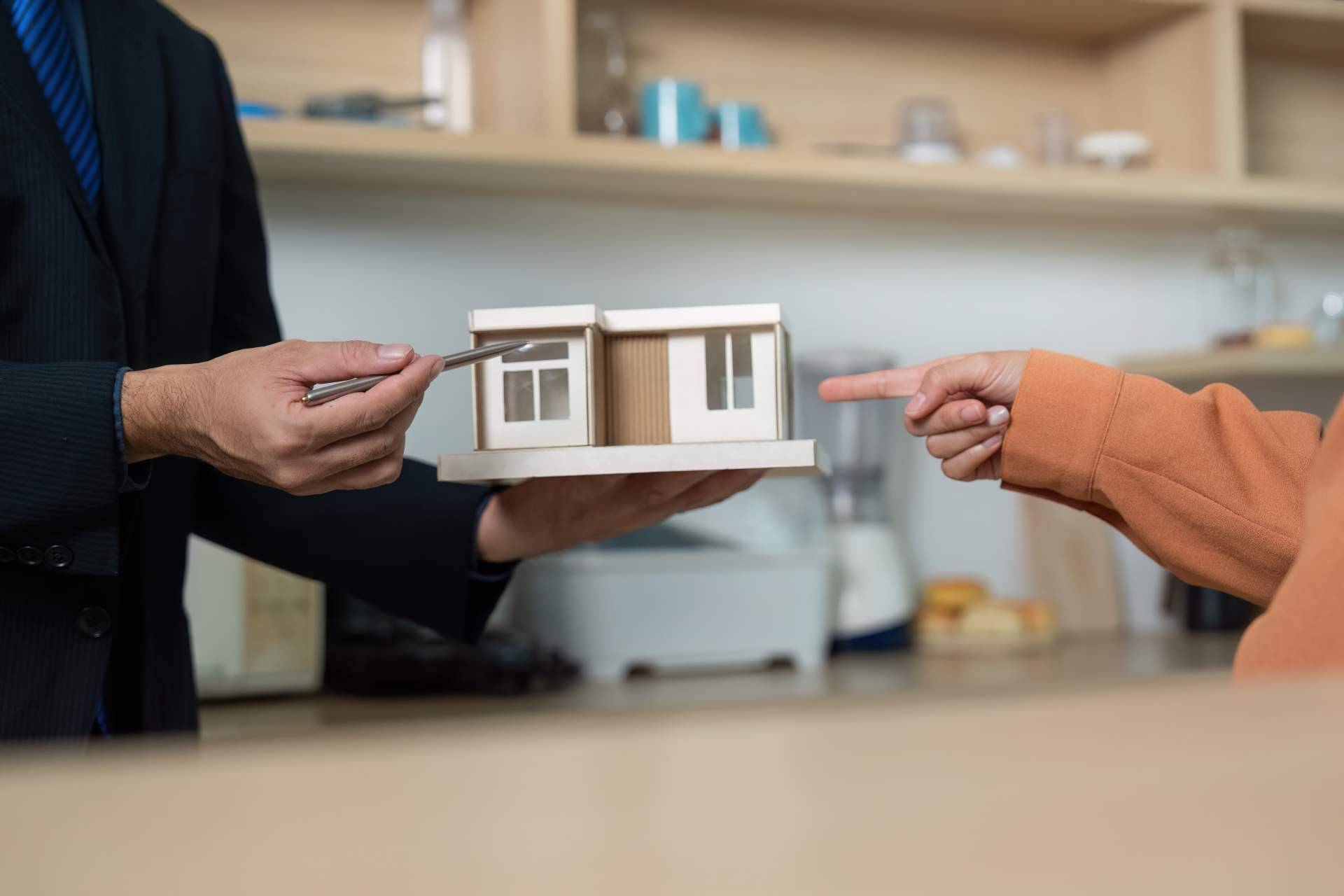 Errores caros en la compra venta de inmuebles; expertos recomiendan asesoramiento especializado