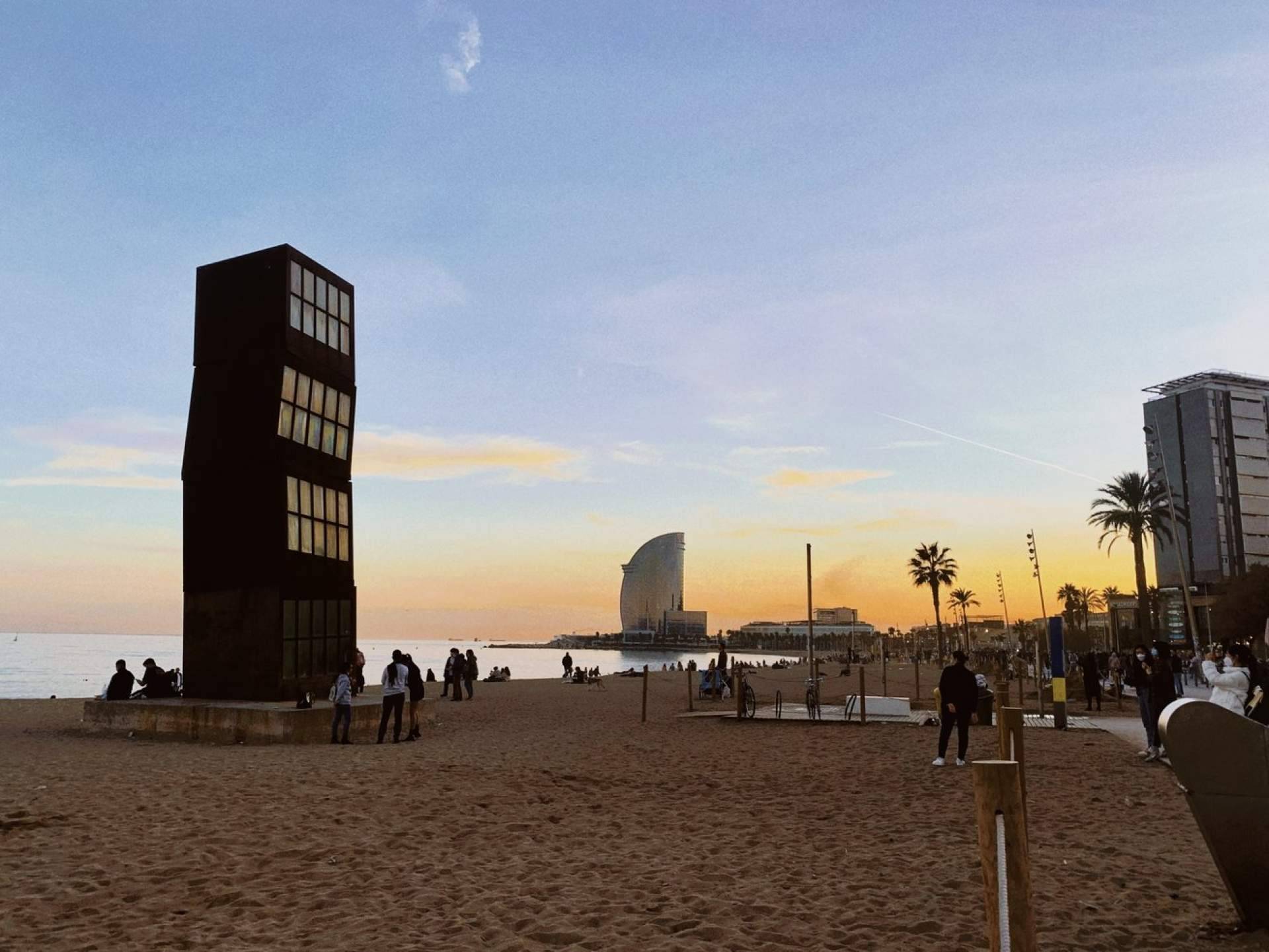 Los walking tours de BarcelloniAmo redibujan el mapa cultural de Barcelona para viajeros italianos