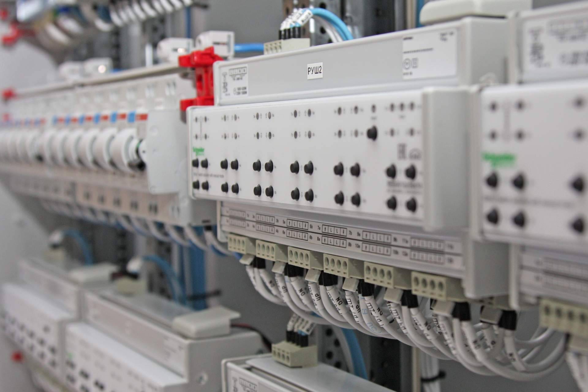 Cadenza Electric incorpora material eléctrico Eaton y prepara stock con disponibilidad inmediata