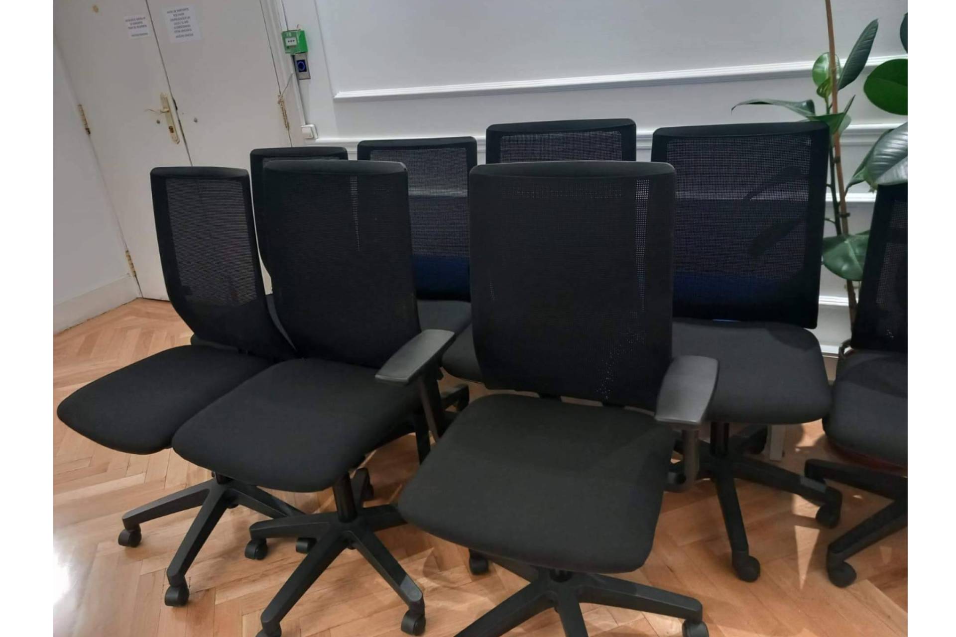 Tapicero en Madrid, cómo renovar sofás y sillas con tapizado a medida en 2026