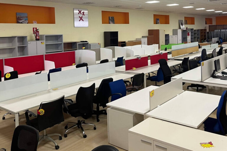 Factoryoficina optimiza entornos laborales con mobiliario de oficina reacondicionado y sostenible
