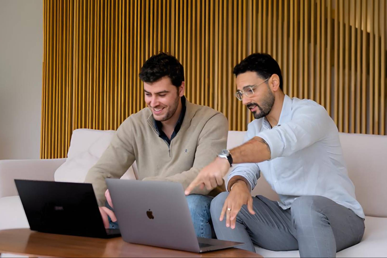 Empresas B2B invierten más en IA que nunca, pero pierden previsibilidad en ingresos