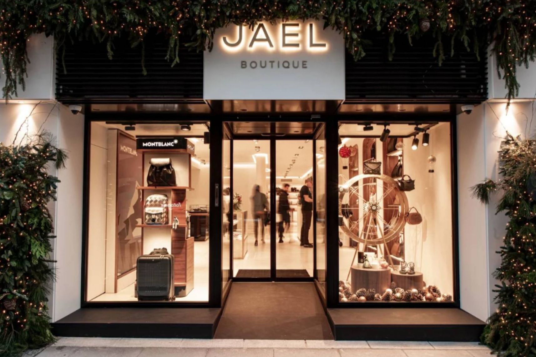 Jael Boutique se consolida como referente en la venta de bolsos de lujo en Compostela