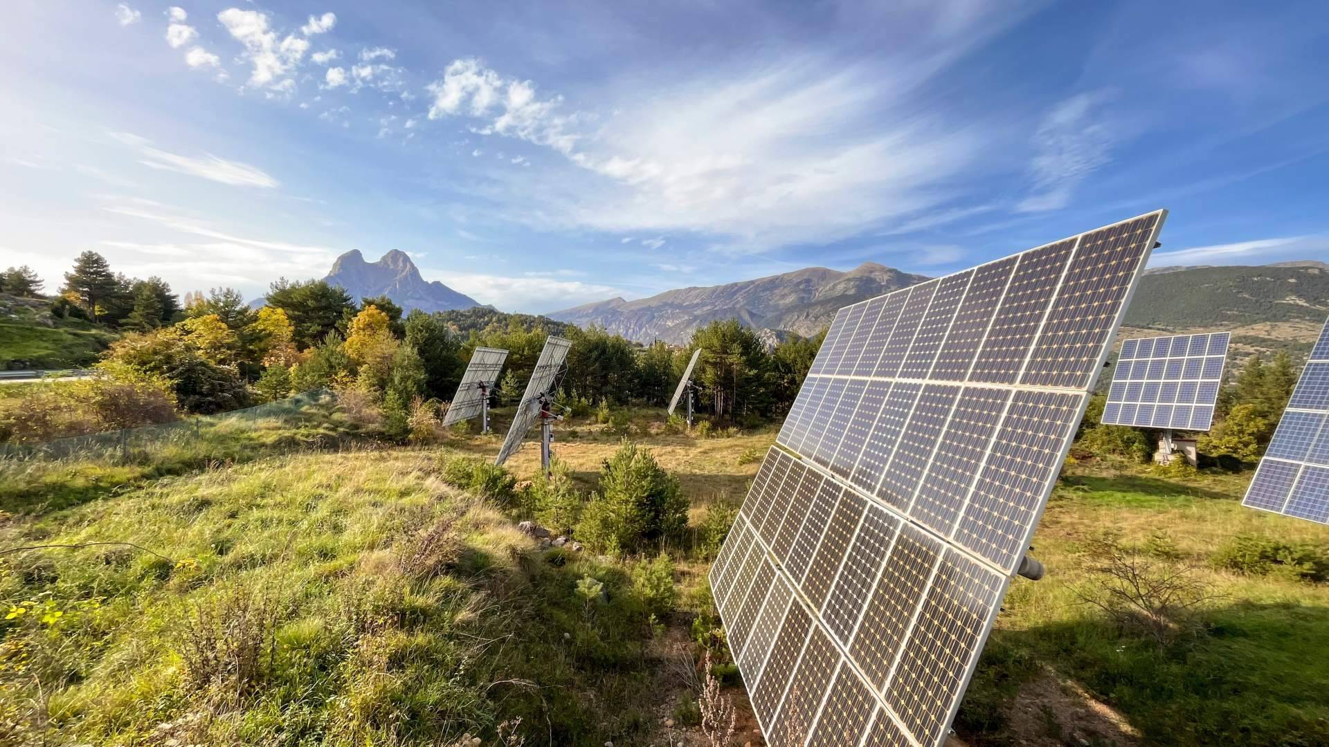 Placas solares en Sevilla; Geesol refuerza su servicio local para hogares y empresas