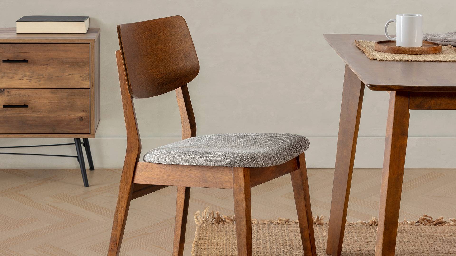 Top Mueble reúne una amplia selección de sillas de comedor que combinan estilo y comodidad