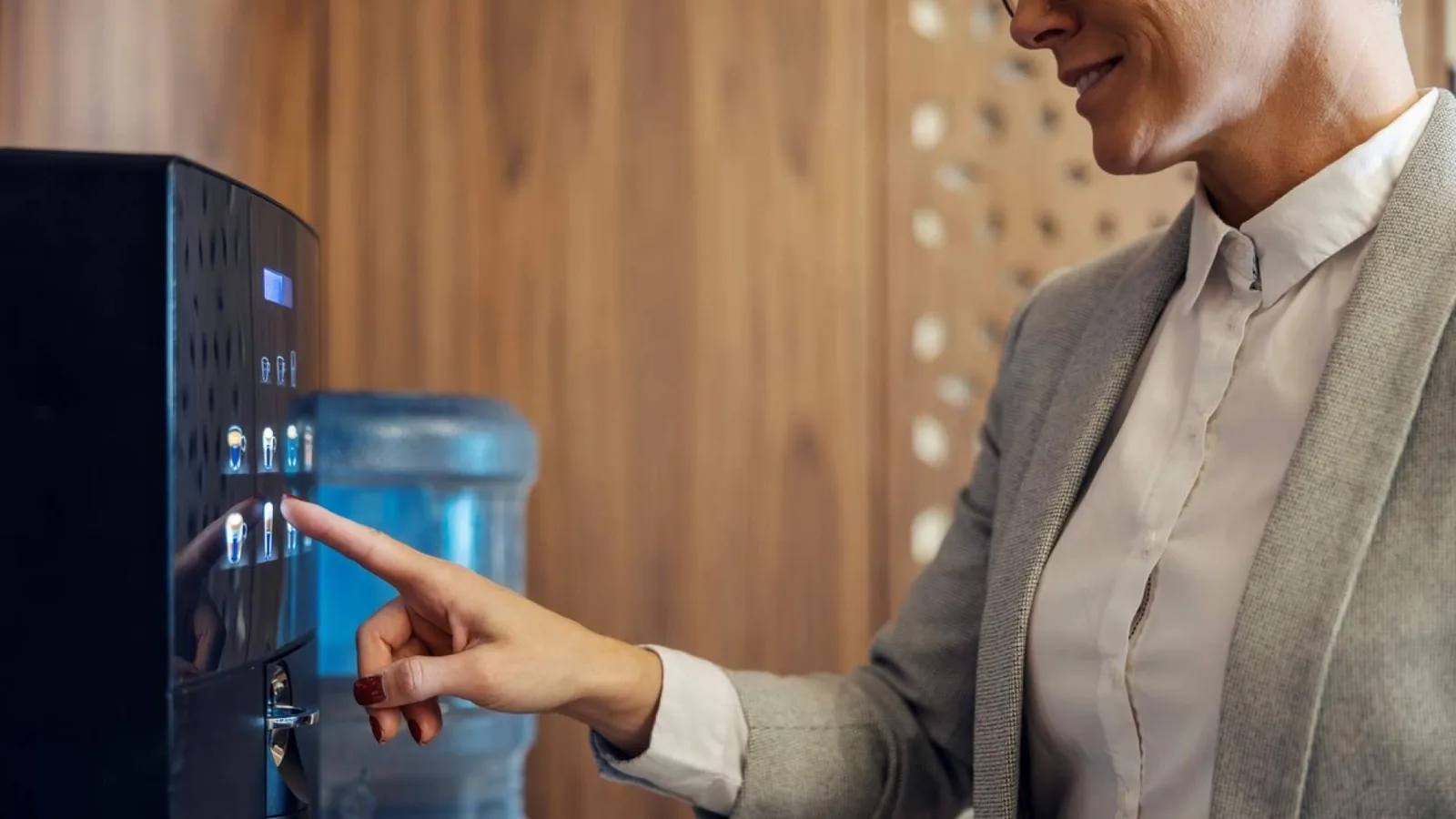Renting y compra de dispensadores de agua; ventajas y diferencias para las empresas