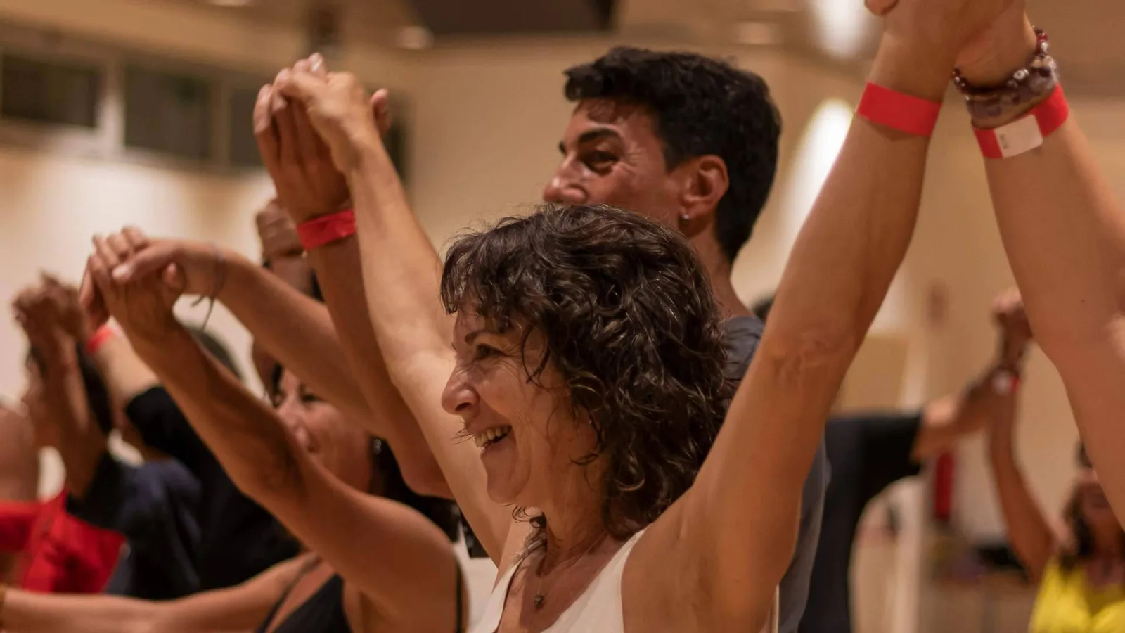 La danza en grupo reduce el estrés; más de dos décadas de estudios respaldan la Biodanza SRT